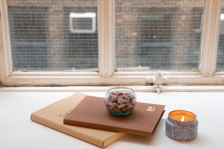 Warm Up Your Reading Space: Best Candles for Nooks